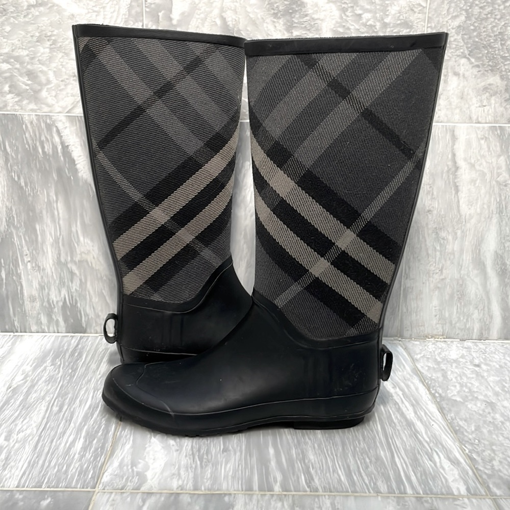 Burberry Signature Check Panel Rainboots in Black